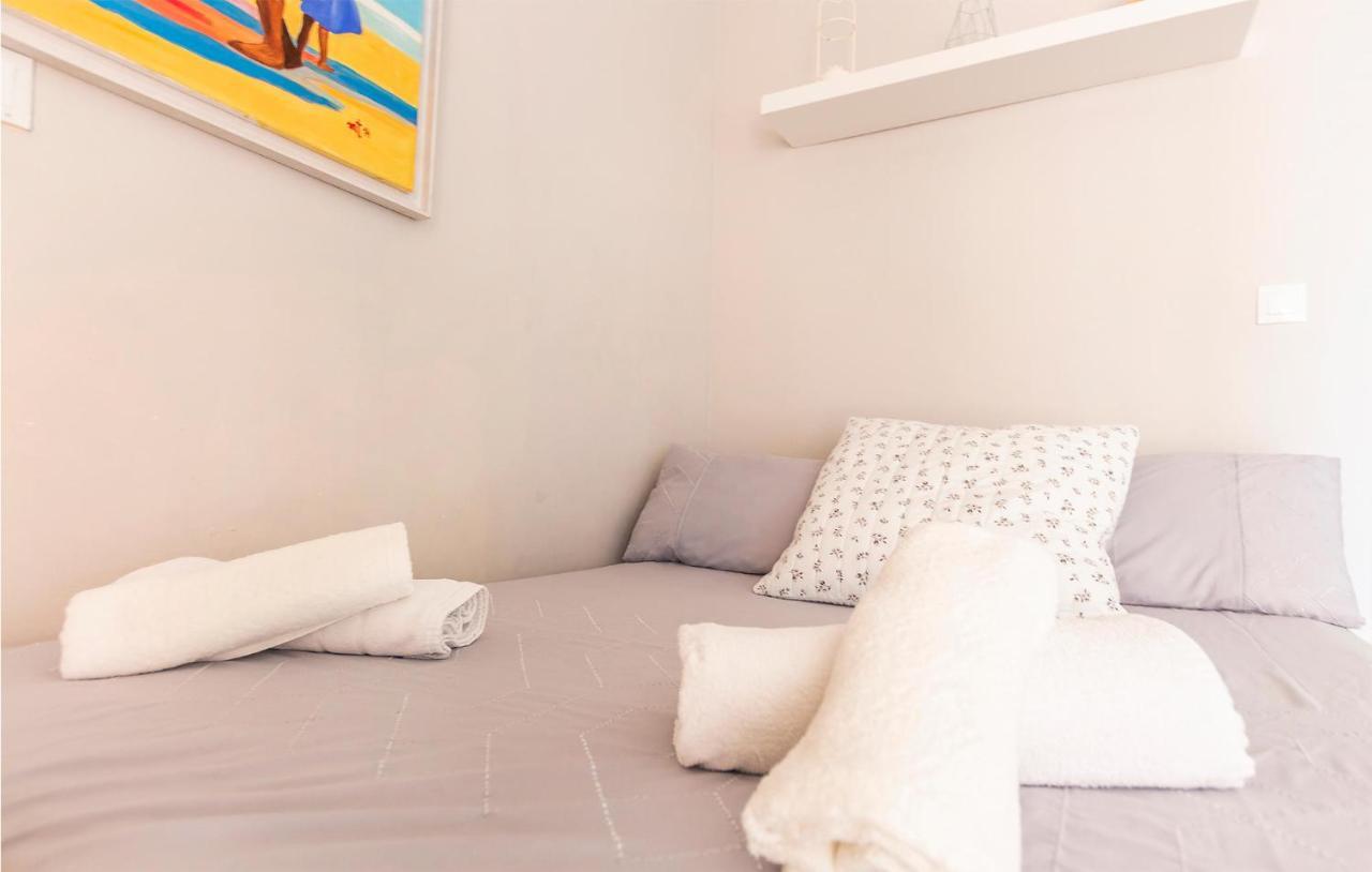 Apartment 1 Bedroom Gorgeous In